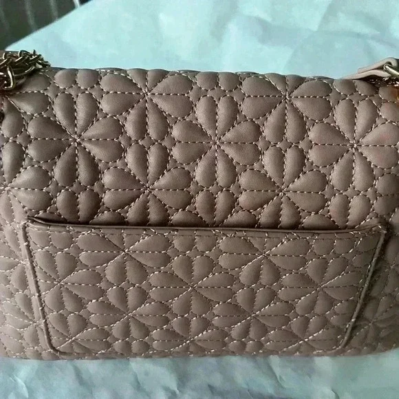 Bagamour Pink Crossbody Bag with gold chain - Picture 5 of 13